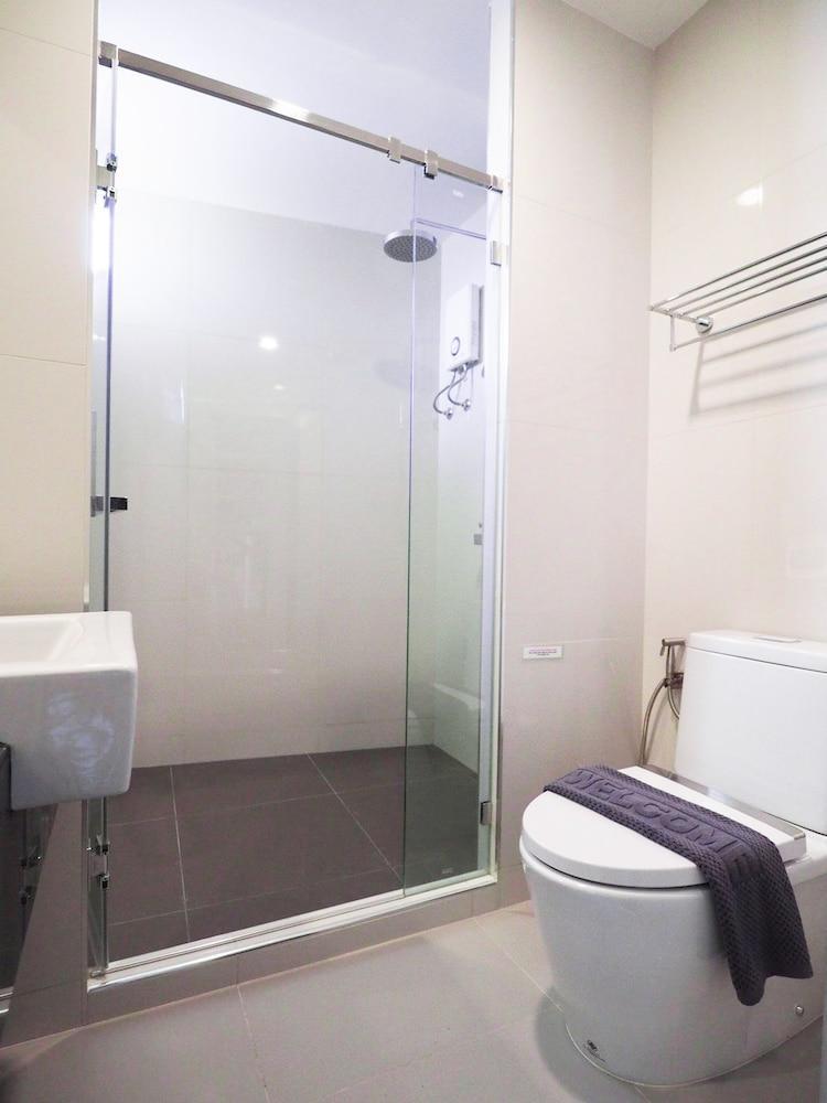 Clover Hotel Hatyai Хатъяй Экстерьер фото