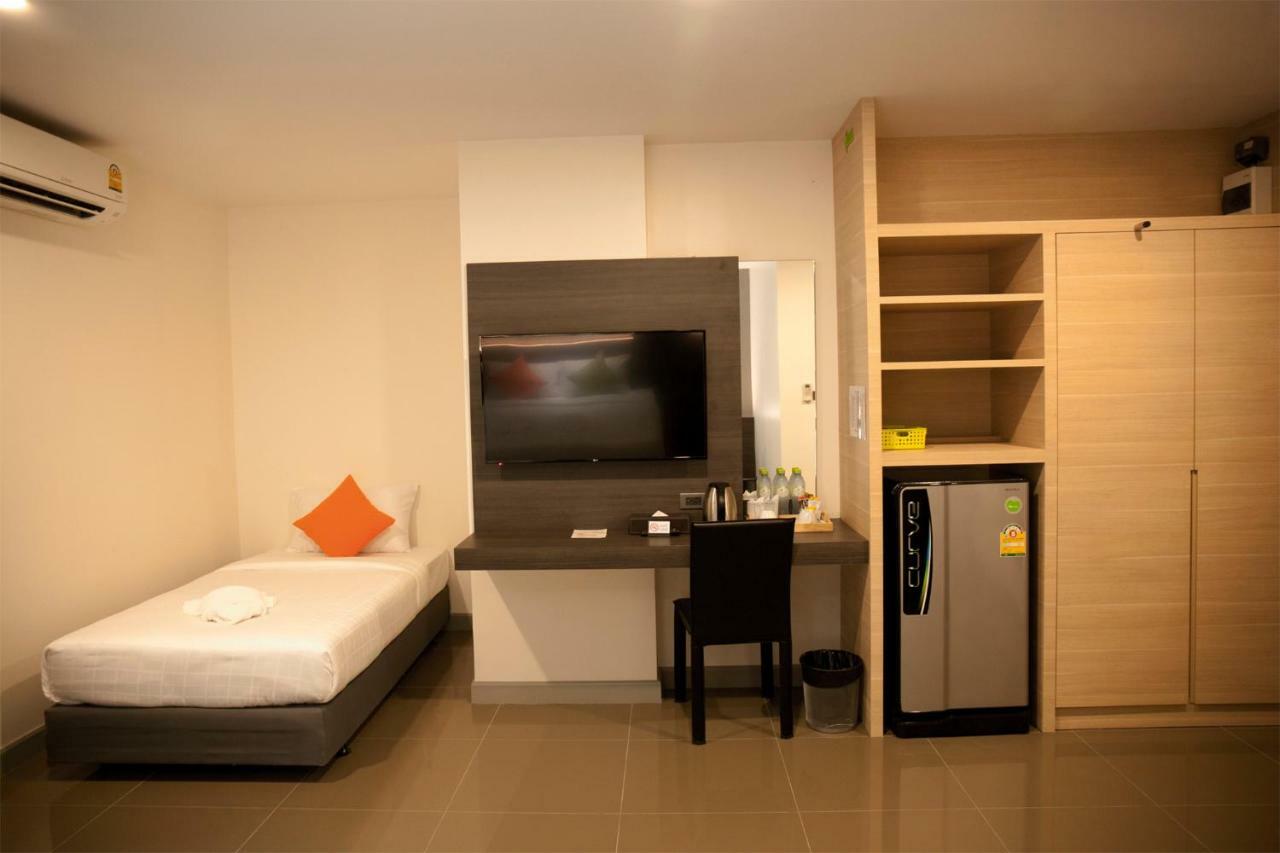 Clover Hotel Hatyai Хатъяй Экстерьер фото