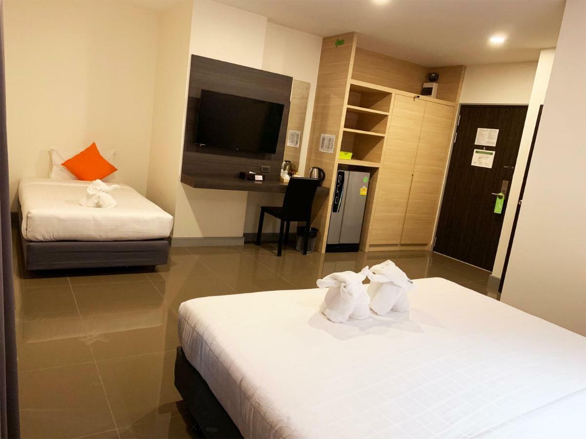 Clover Hotel Hatyai Хатъяй Экстерьер фото