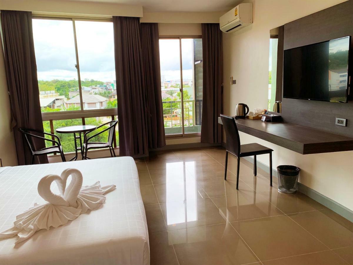 Clover Hotel Hatyai Хатъяй Экстерьер фото